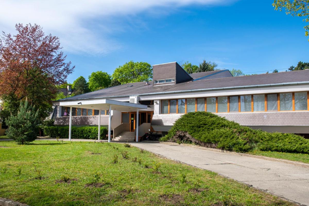 Tündérkert Hotel Noszvaj - Housity