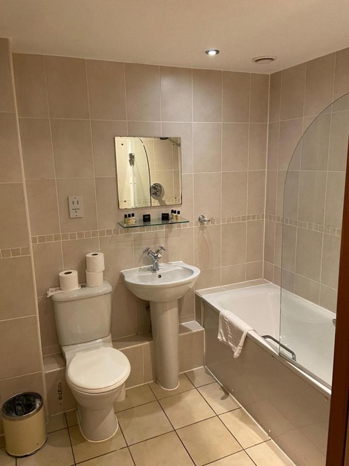 BOOK A BASE Apartments - Cumberland Street - Housity
