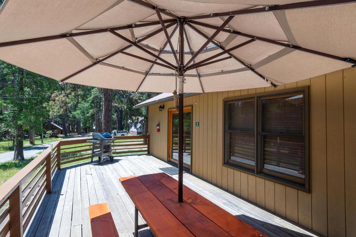 Apple Tree Bear House - Housity