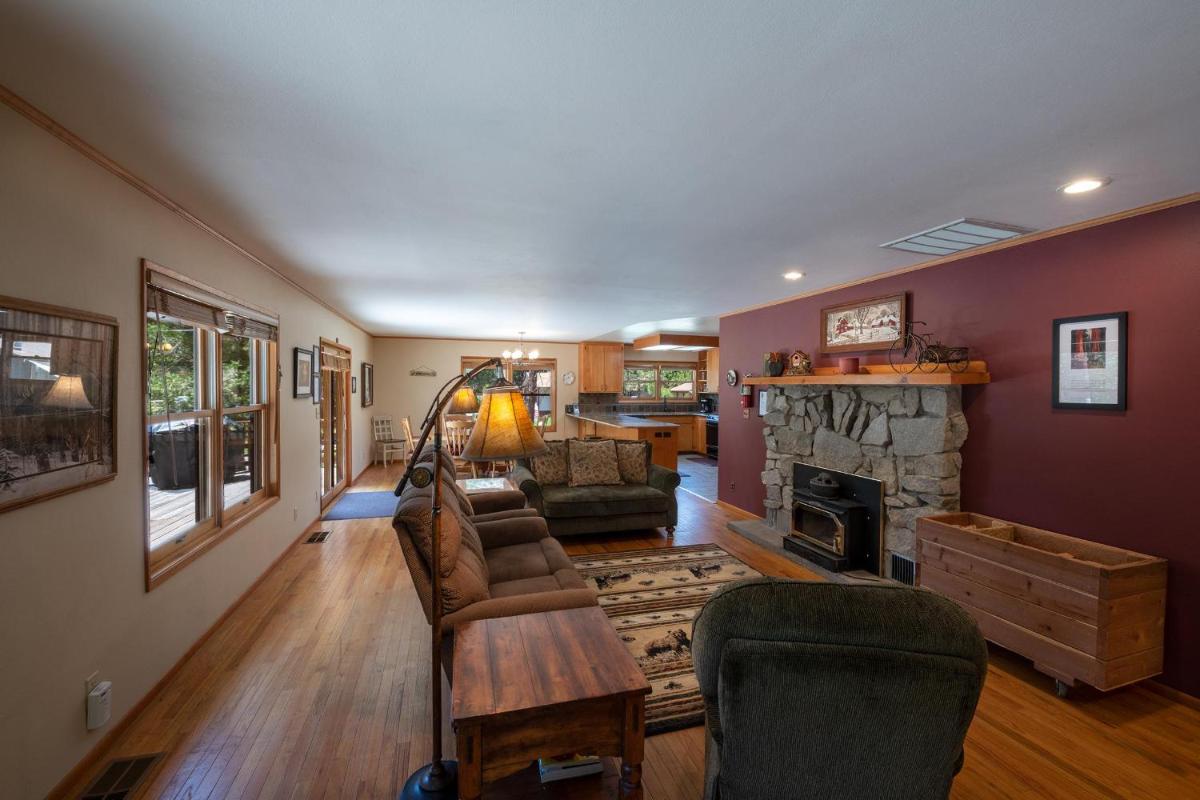 Apple Tree Bear House - Housity