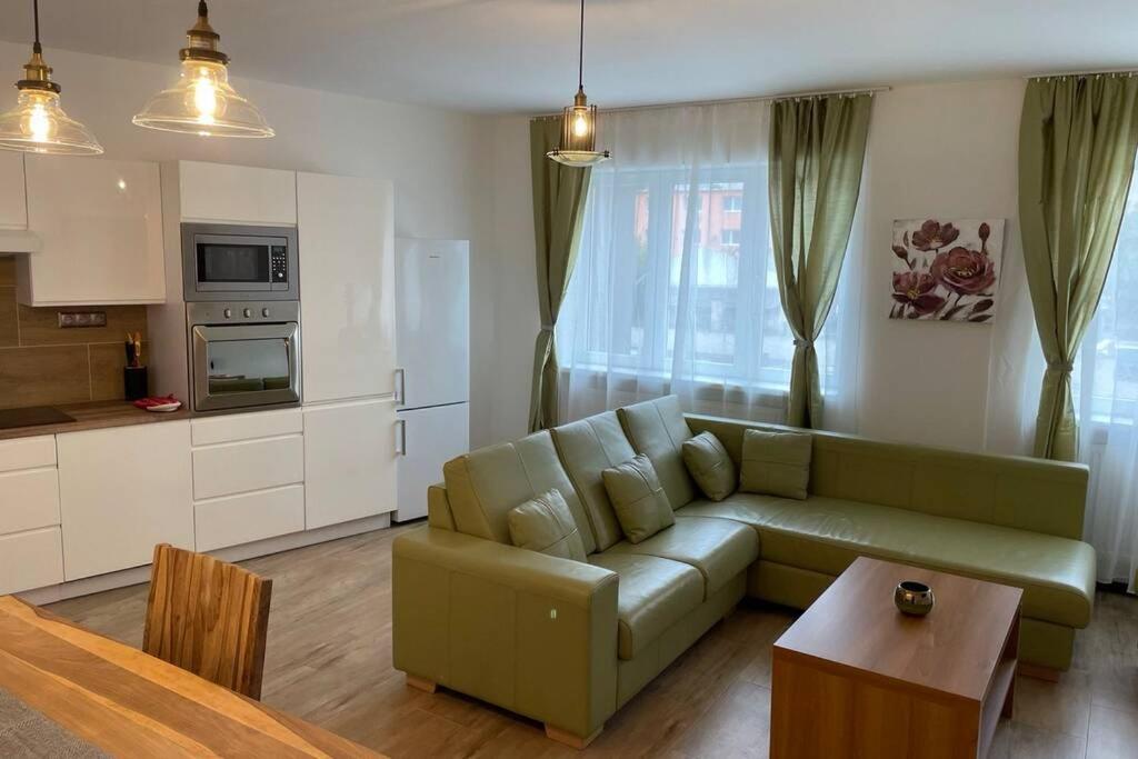 Newly renovated 2 rooms apartment downtown Nitra - Housity