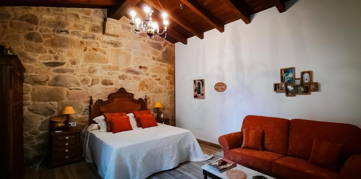 ESPECTACULAR CASONA DO CEREIXO NO VAl MIÑOR - Housity