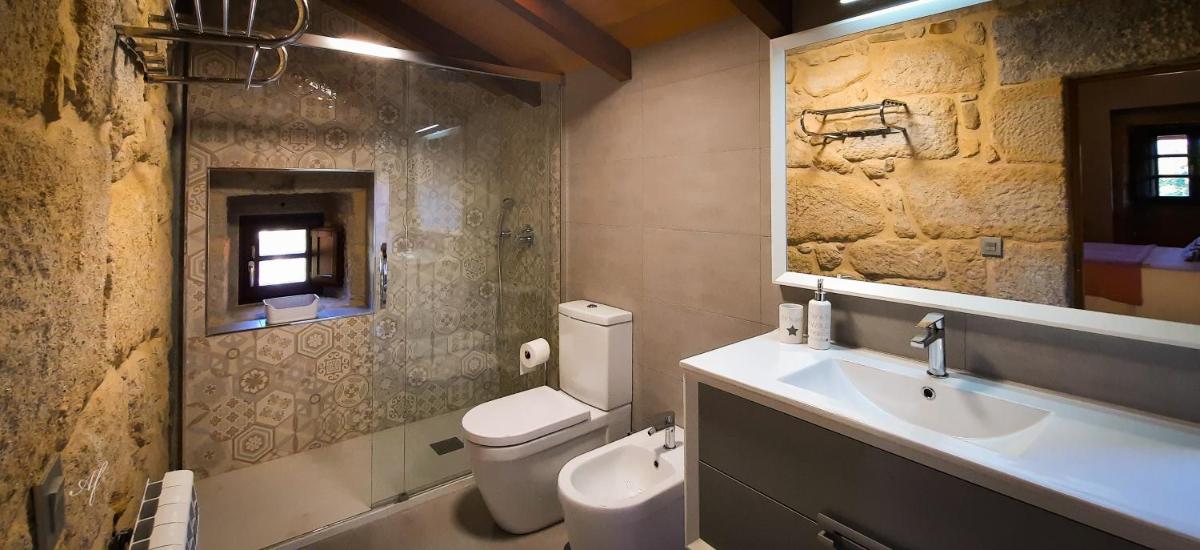 ESPECTACULAR CASONA DO CEREIXO NO VAl MIÑOR - Housity