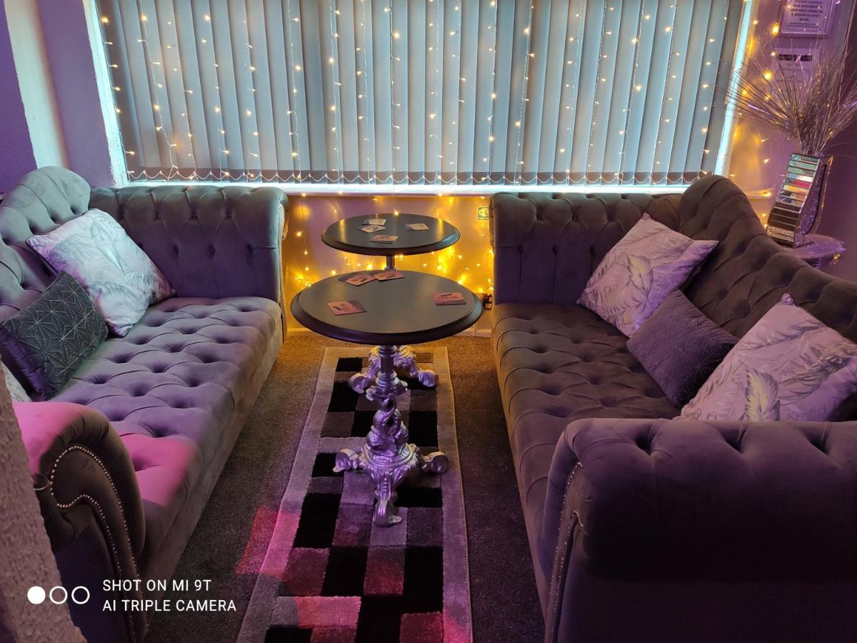 Mardi Gras Hotel - Housity