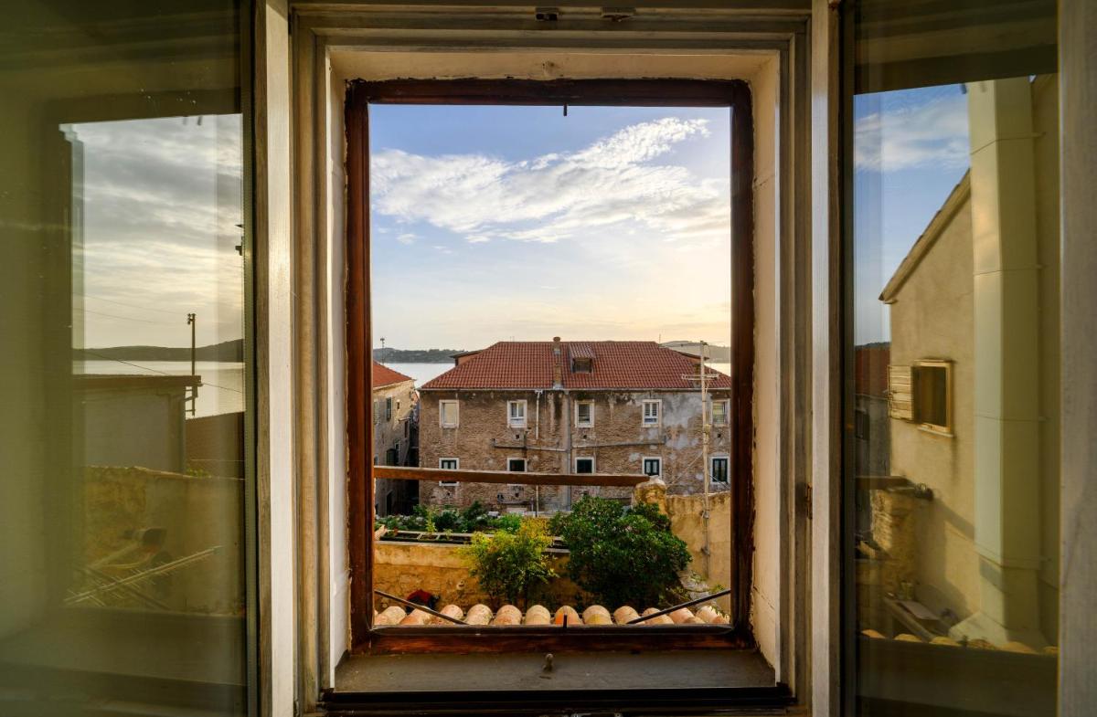 On the Rock Apartments - Housity