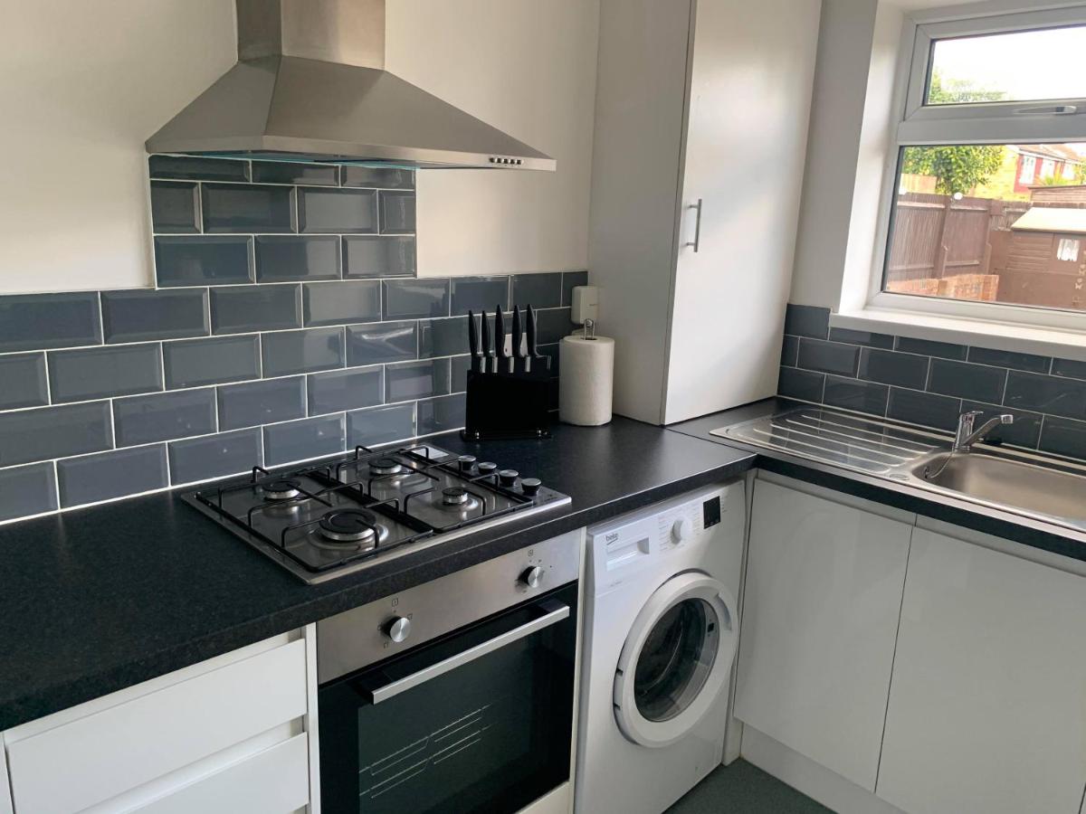 2 Large Double Bedrooms Serviced Apartement, Cheshunt - Hertfordshire Ideal for Families Corporate businesses, workforces and employee teams - Housity