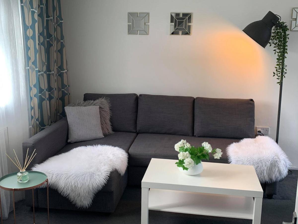 2 Large Double Bedrooms Serviced Apartement, Cheshunt - Hertfordshire Ideal for Families Corporate businesses, workforces and employee teams - Housity