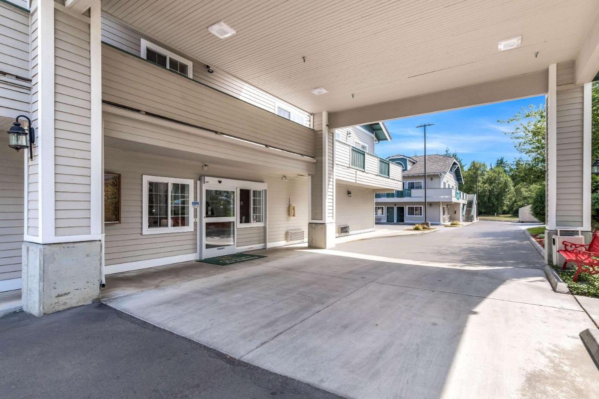 Quality Inn & Suites Bainbridge Island - Housity