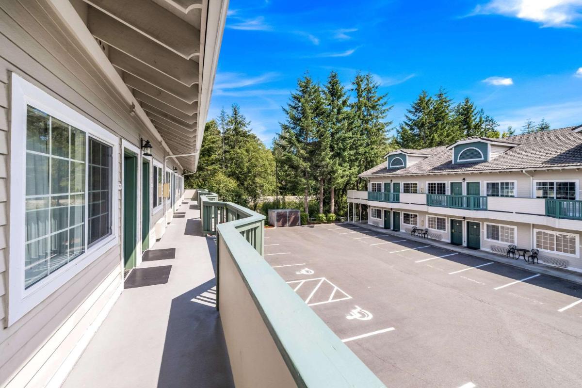 Quality Inn & Suites Bainbridge Island - Housity