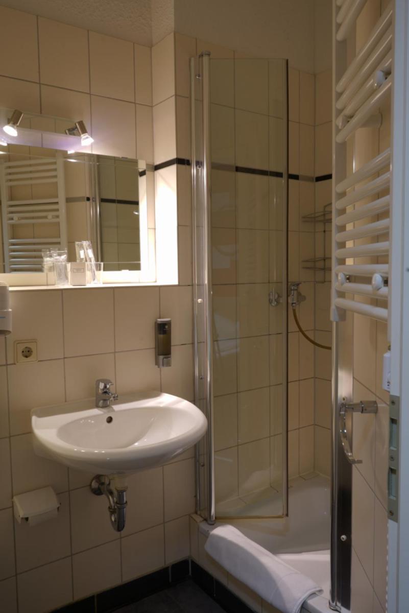 Gästehaus Lisakowski Pension am Brautwiesenpark - Housity