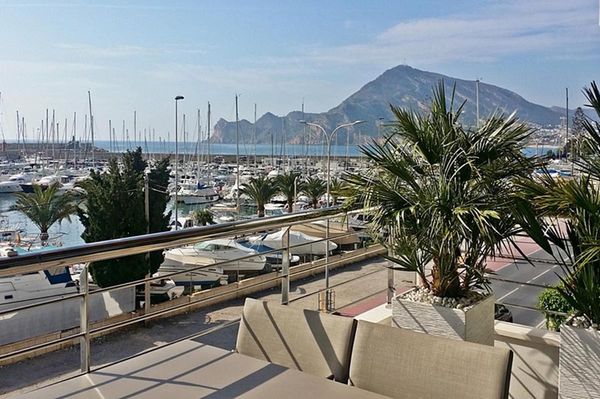 Luxe vakantieappartement aan de jachthaven van Altea met frontaal zeezicht - Housity