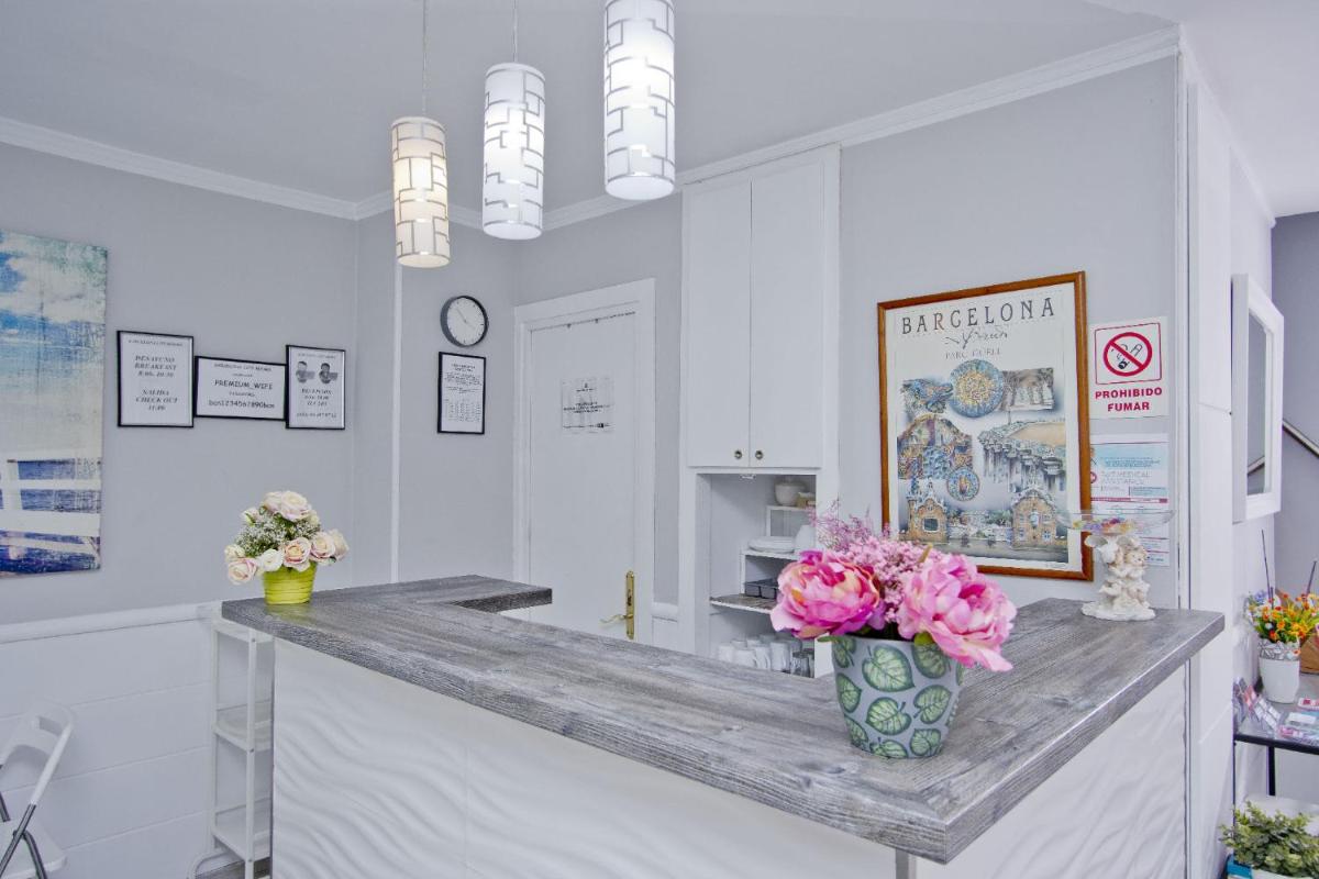 Barcelona City Rooms Hostal - Housity