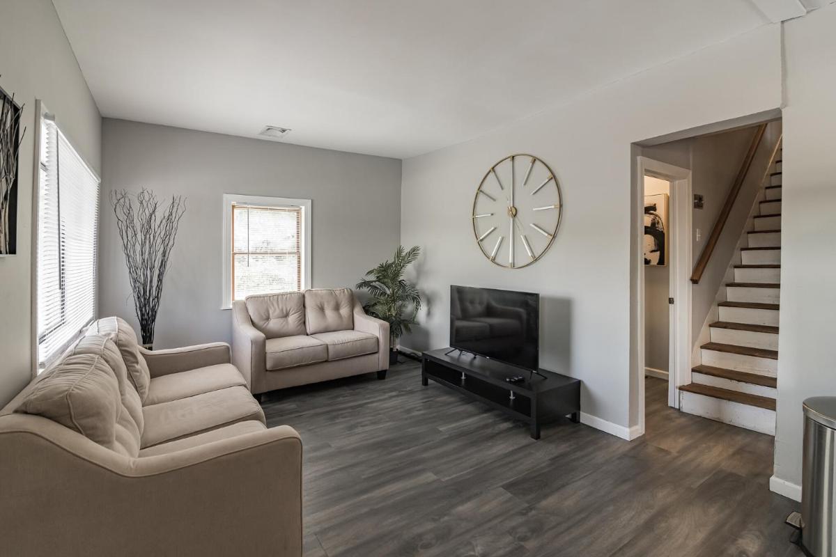 Modern Coed Dorm 10 mins from Jim Thorpe - Housity