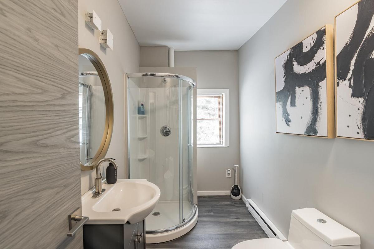 Modern Coed Dorm 10 mins from Jim Thorpe - Housity