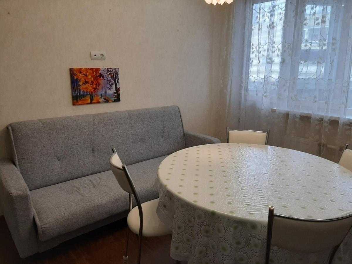 Центр 73 Семейные Апартаменты с балконом - Housity