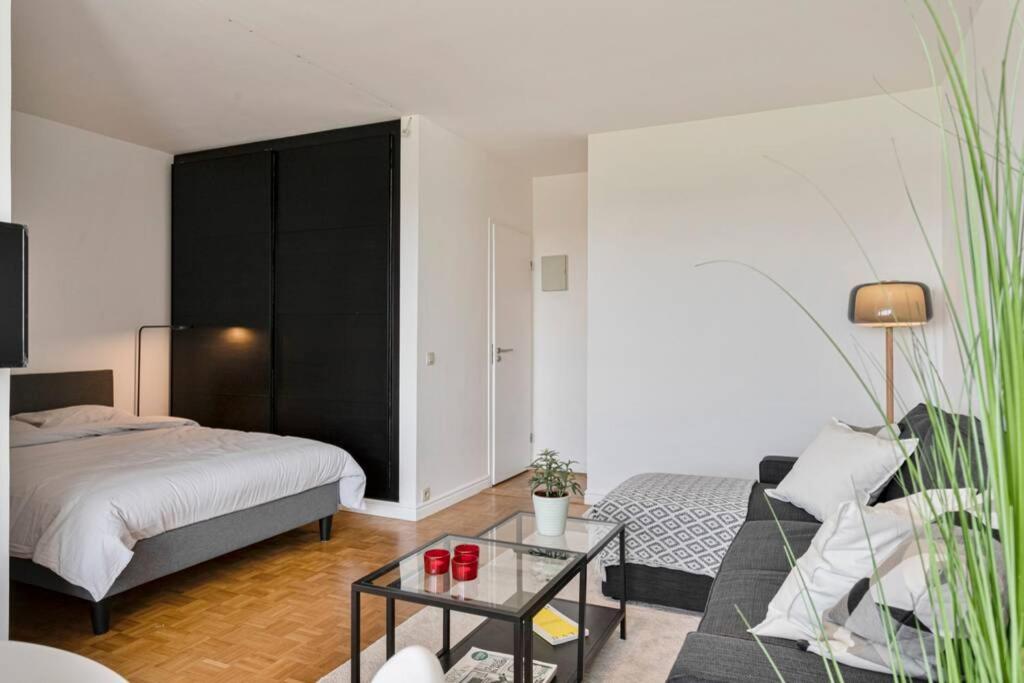 New-York style studio (free PARKING/free NETFLIX & sunny terrace) - Housity