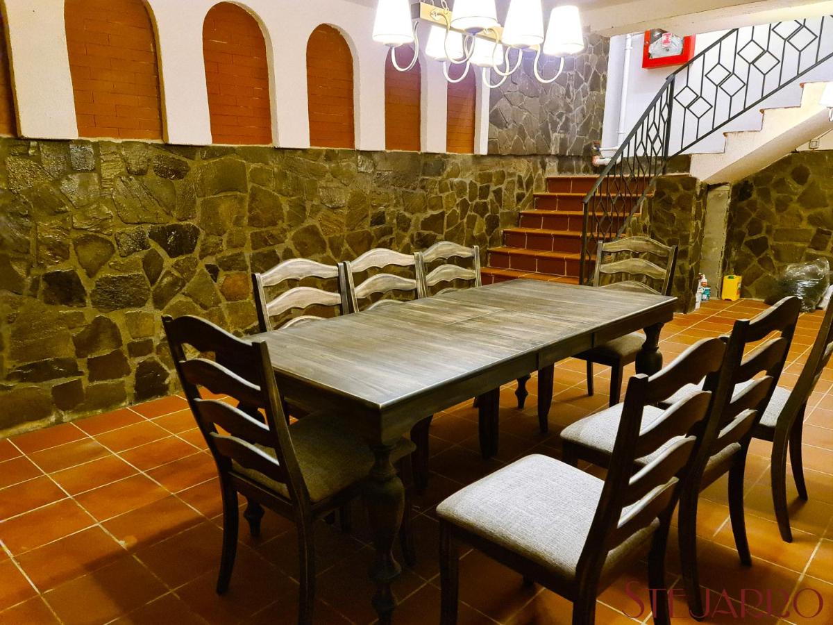 Stejarro Conac Moldovenesc - Housity