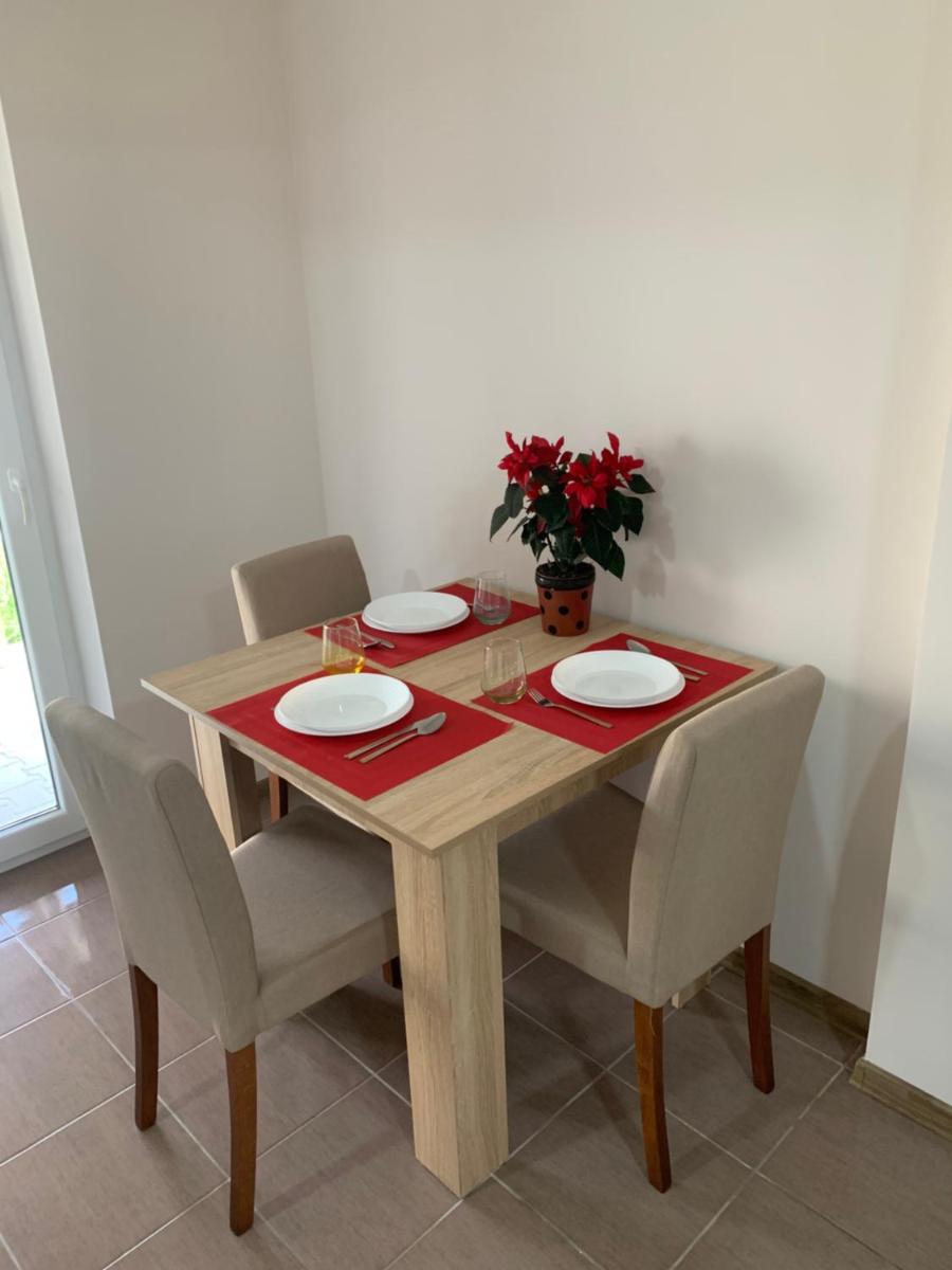 Apartman Zmaj - Housity