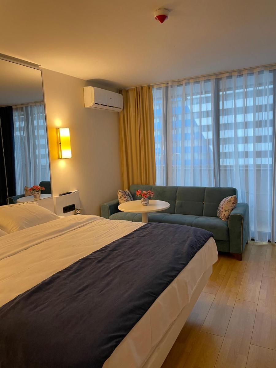 Suitetrails - Apartment 3012 in Orbi City