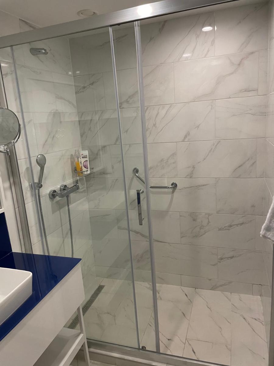 Suitetrails - Apartment 3012 in Orbi City