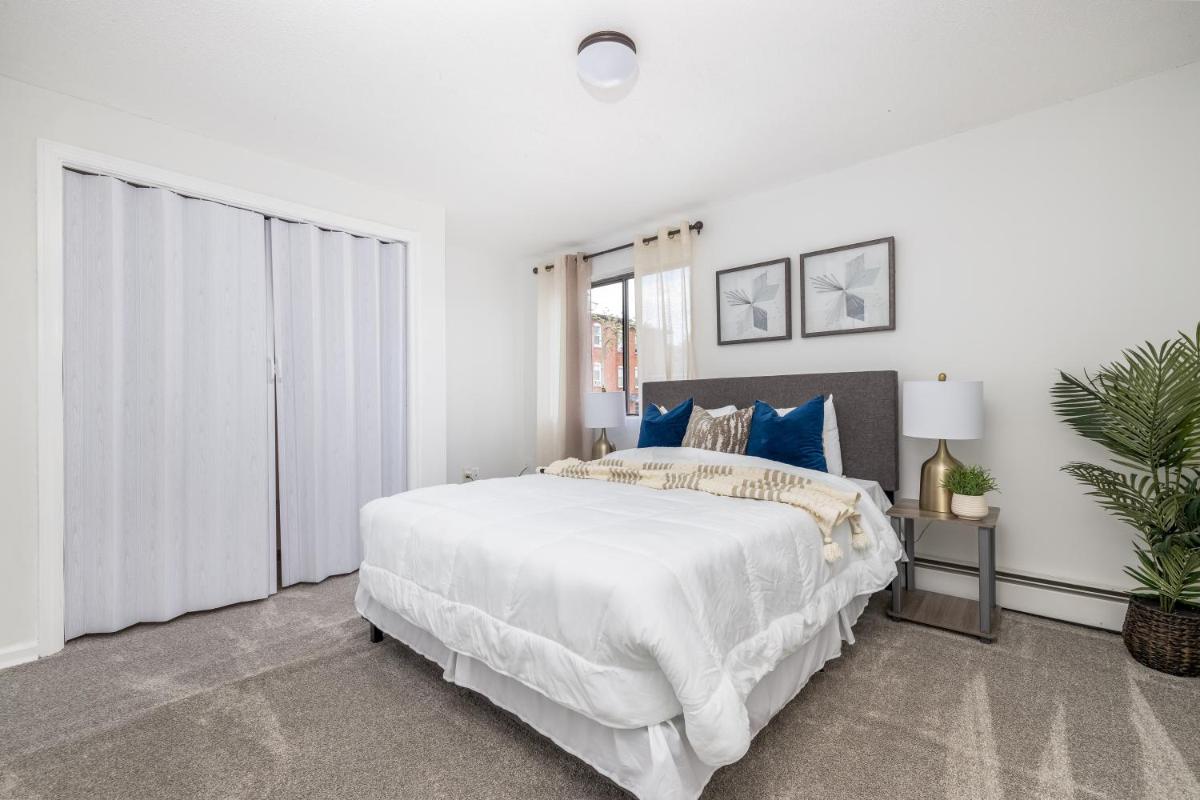 Beautiful 3 bedroom Condo in Hartford! - Housity