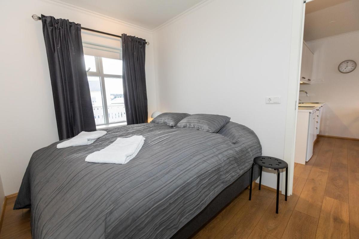 Suitetrails - Central Apartment with Two bedrooms and Balcony- Strandgata 9