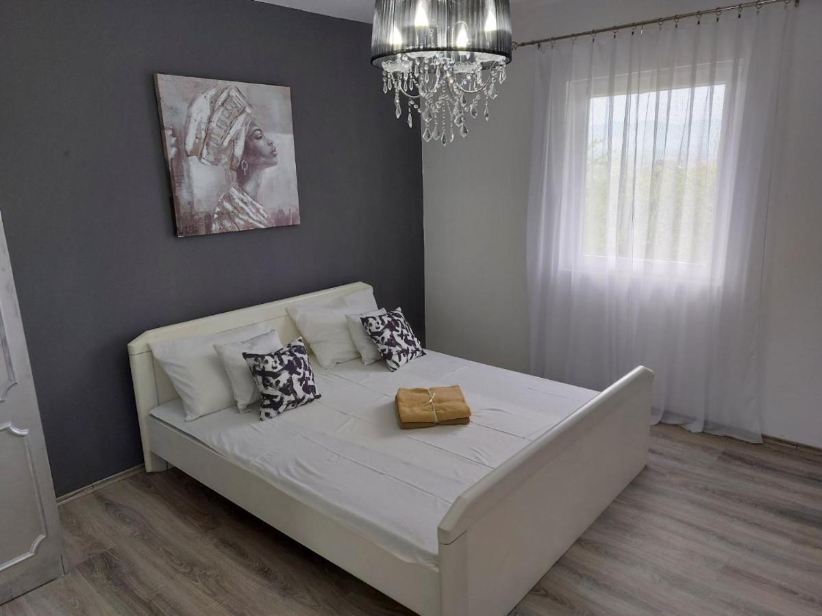 Vikendica Gaj - Housity