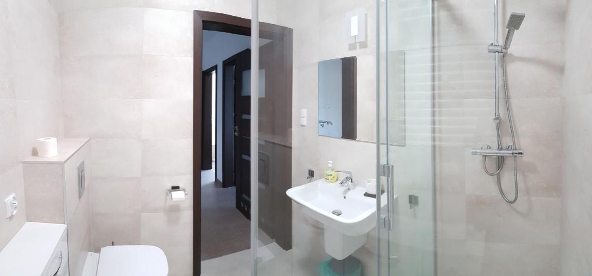Apartamenty Marynarki Wojennej, Dziwnów - Housity