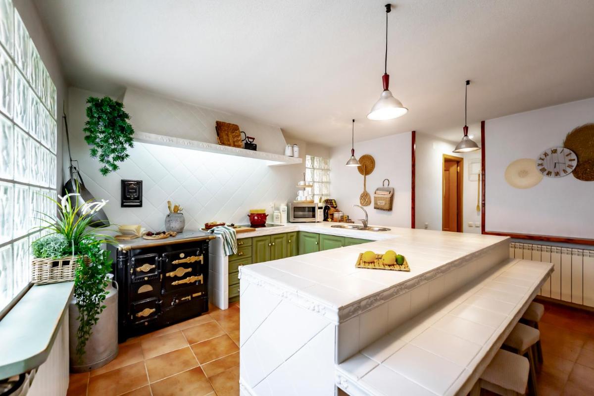 AQUI Casa Zaorejas - Housity
