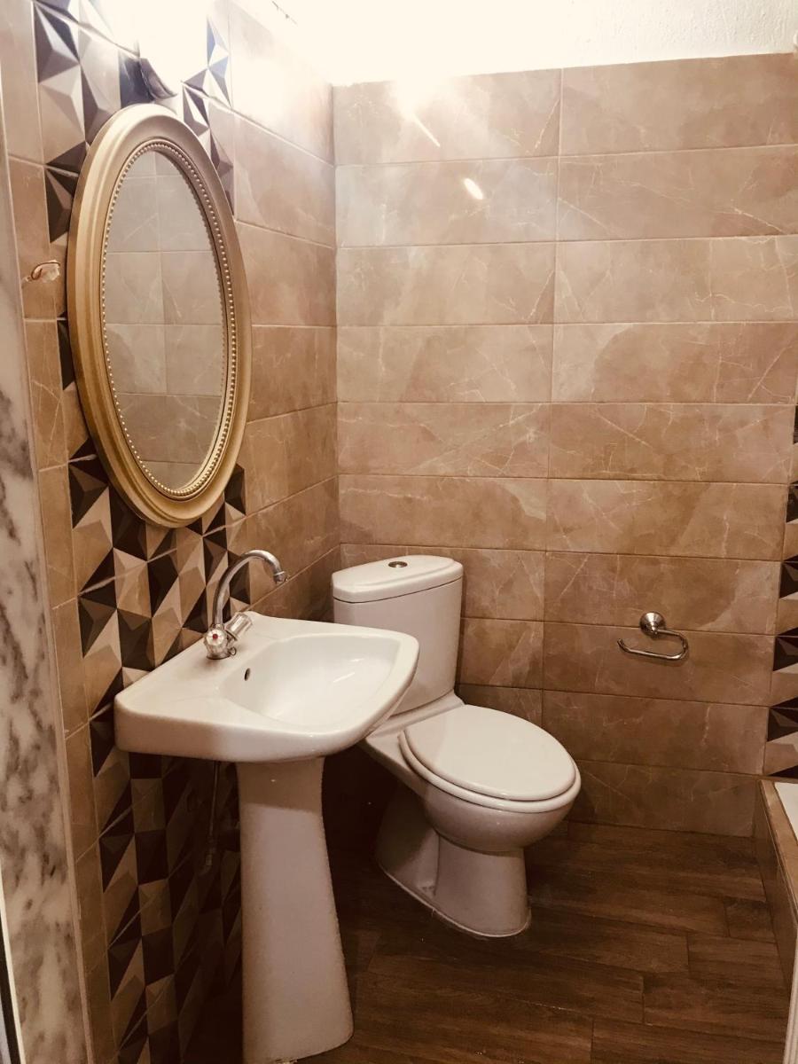 Guesthouse Adonis - Housity