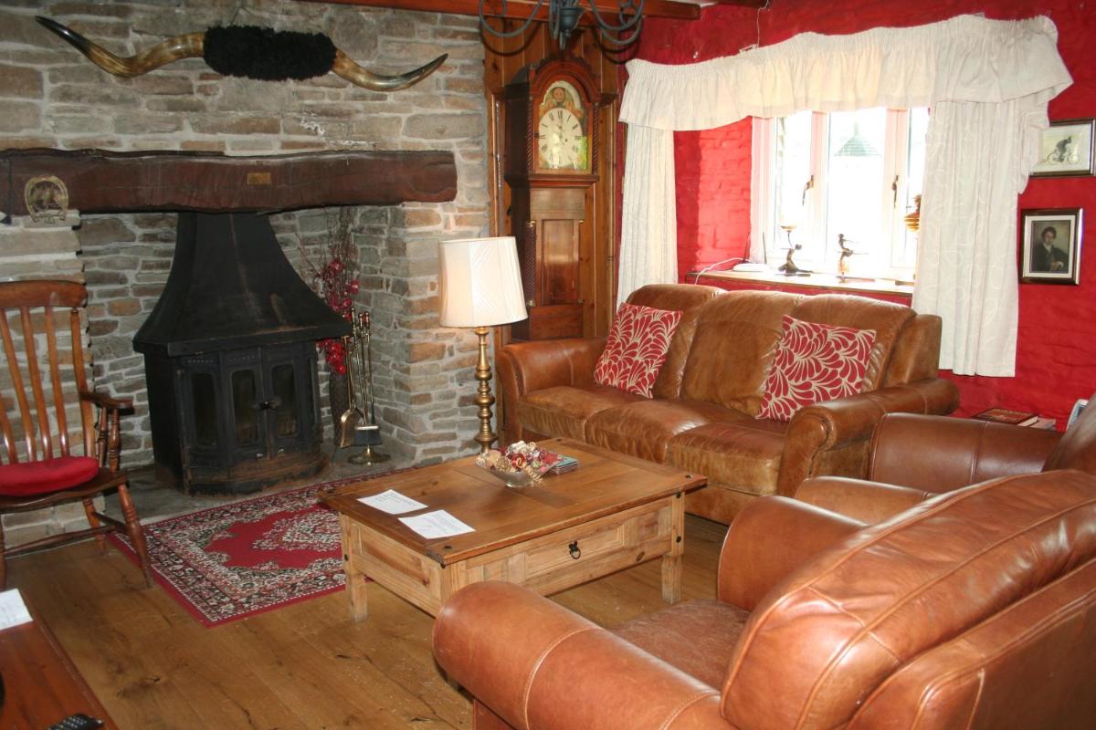 Suitetrails - Barn Cottage - Farm Park Stay with Hot Tub