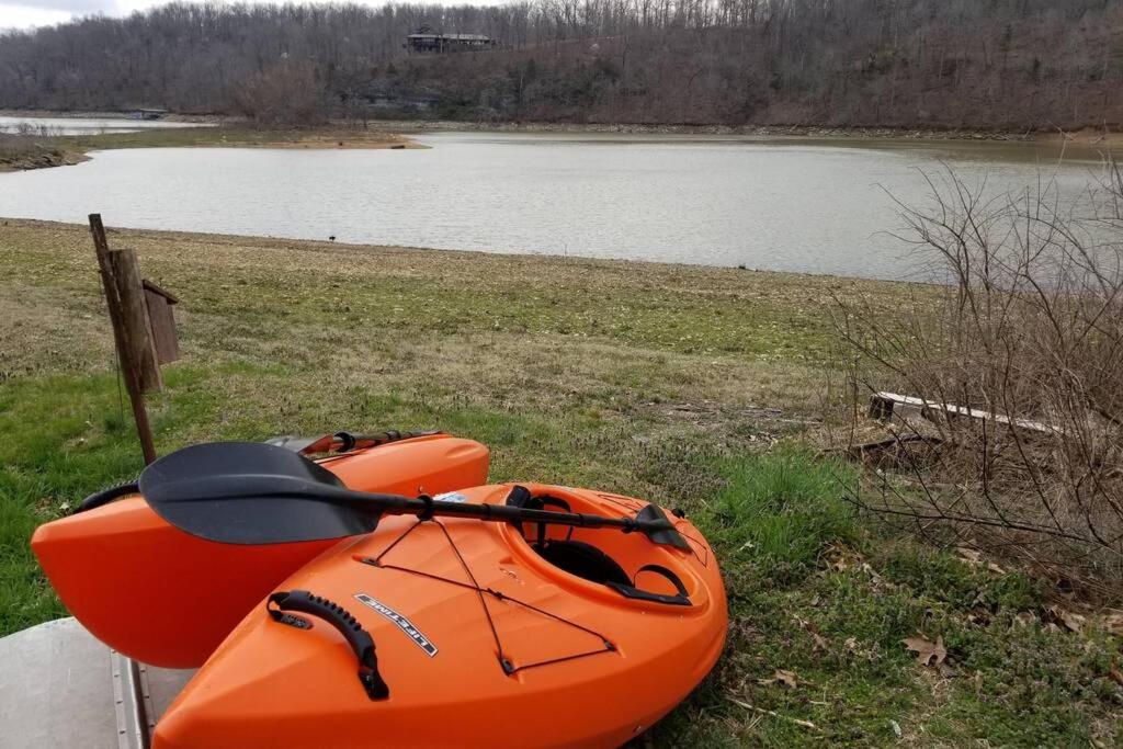 Lakehouse has Spectacular View plus Easy Access! - Housity