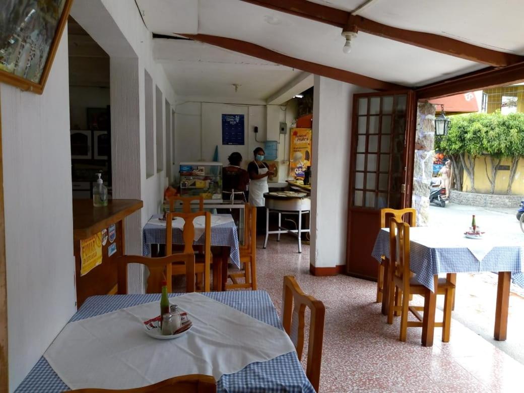 Hostal Mario's Rooms - Hizvo