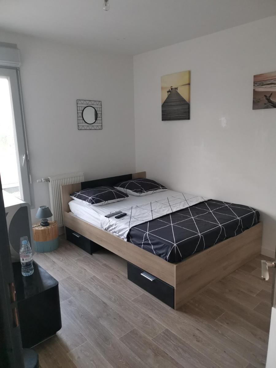 Private room CDG airport Parc Expo - Housity