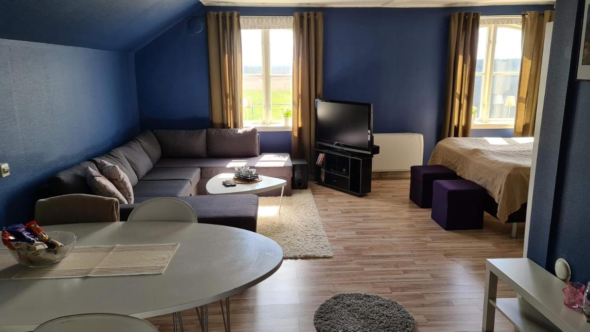 Own apartment in village school from 1886 with private entrance - Housity