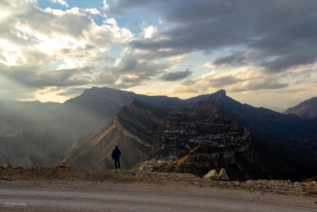 Dom dlia otdykha v gorakh - Housity