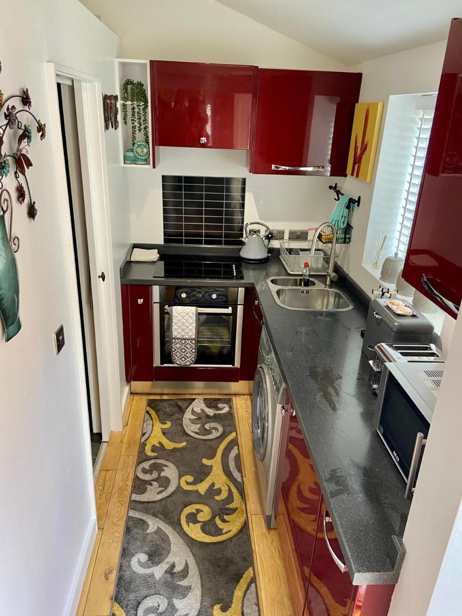 Detached one bedroom house near to castle and cathedral - Housity