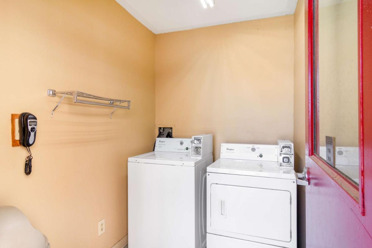 SureStay Hotel by Best Western Brunswick - Housity