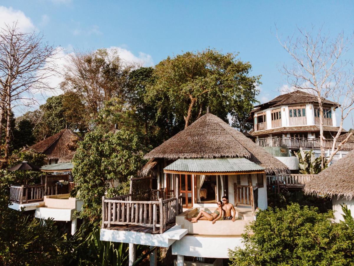 Aana Resort & Spa - Housity