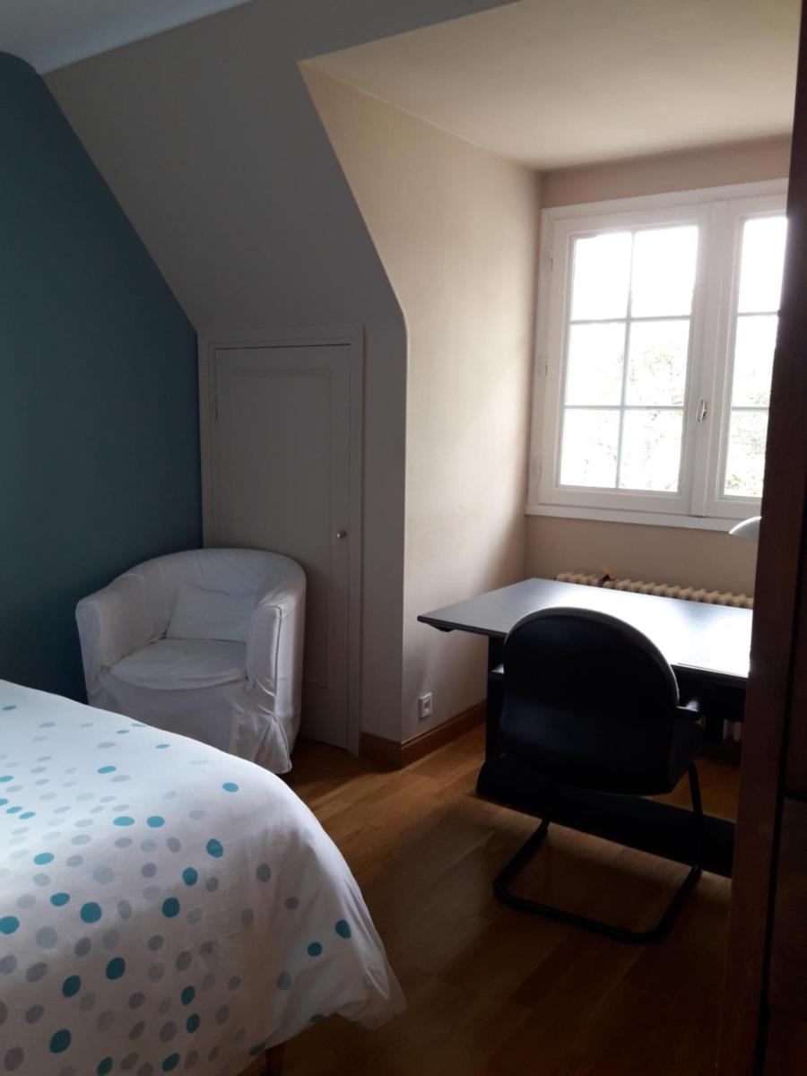 Chambre dans villa - Housity