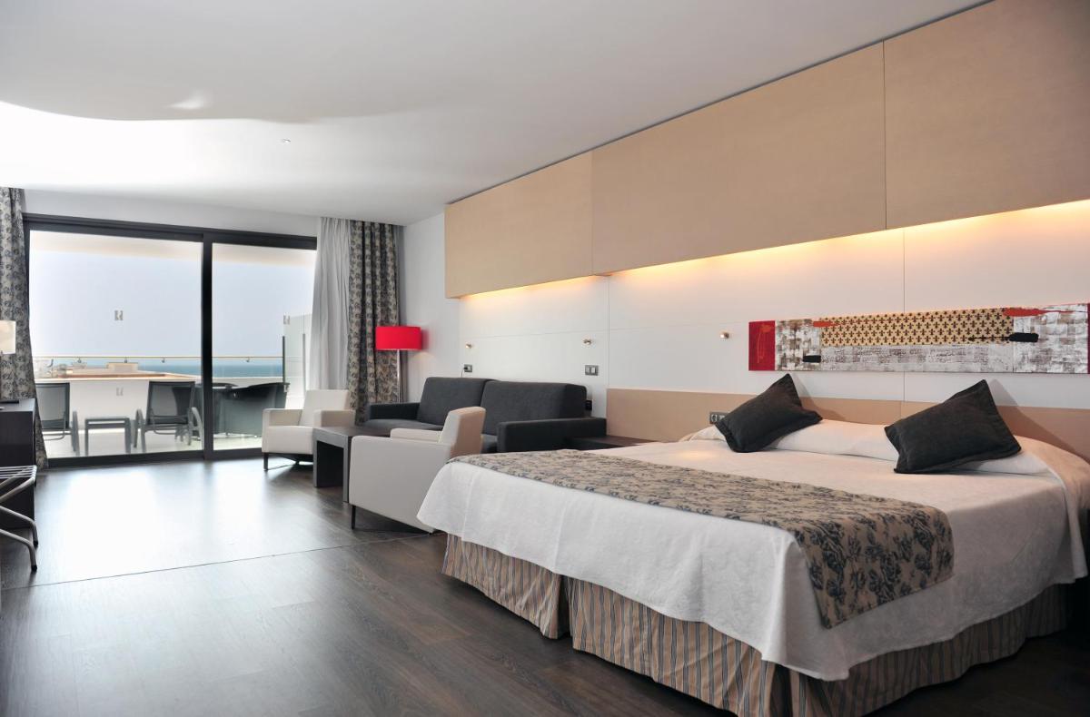 Cama o camas de una habitación en Hipotels Gran Conil
