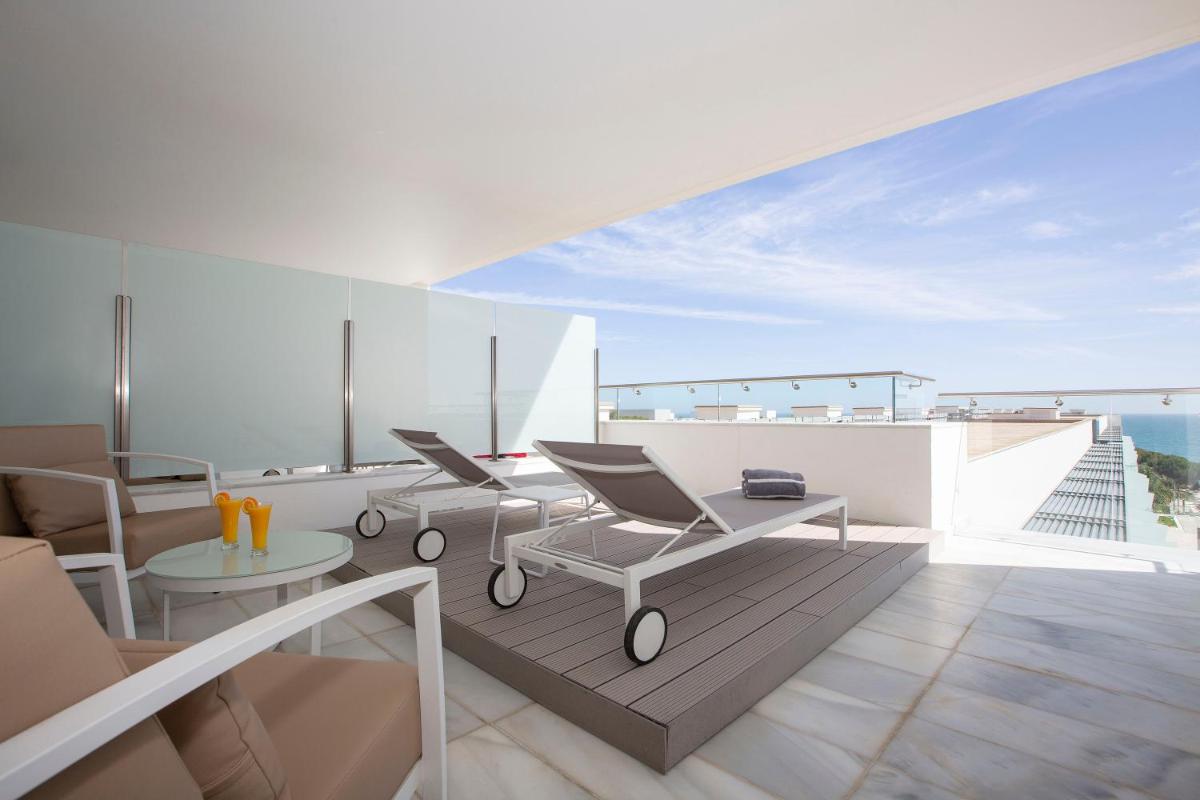Un balcón o terraza de Hipotels Gran Conil
