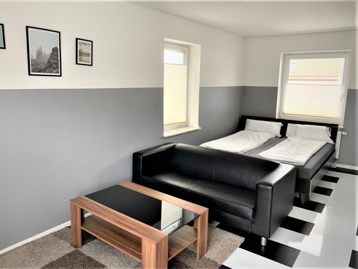 Apartment voll möbeliert mit Balkon - Housity