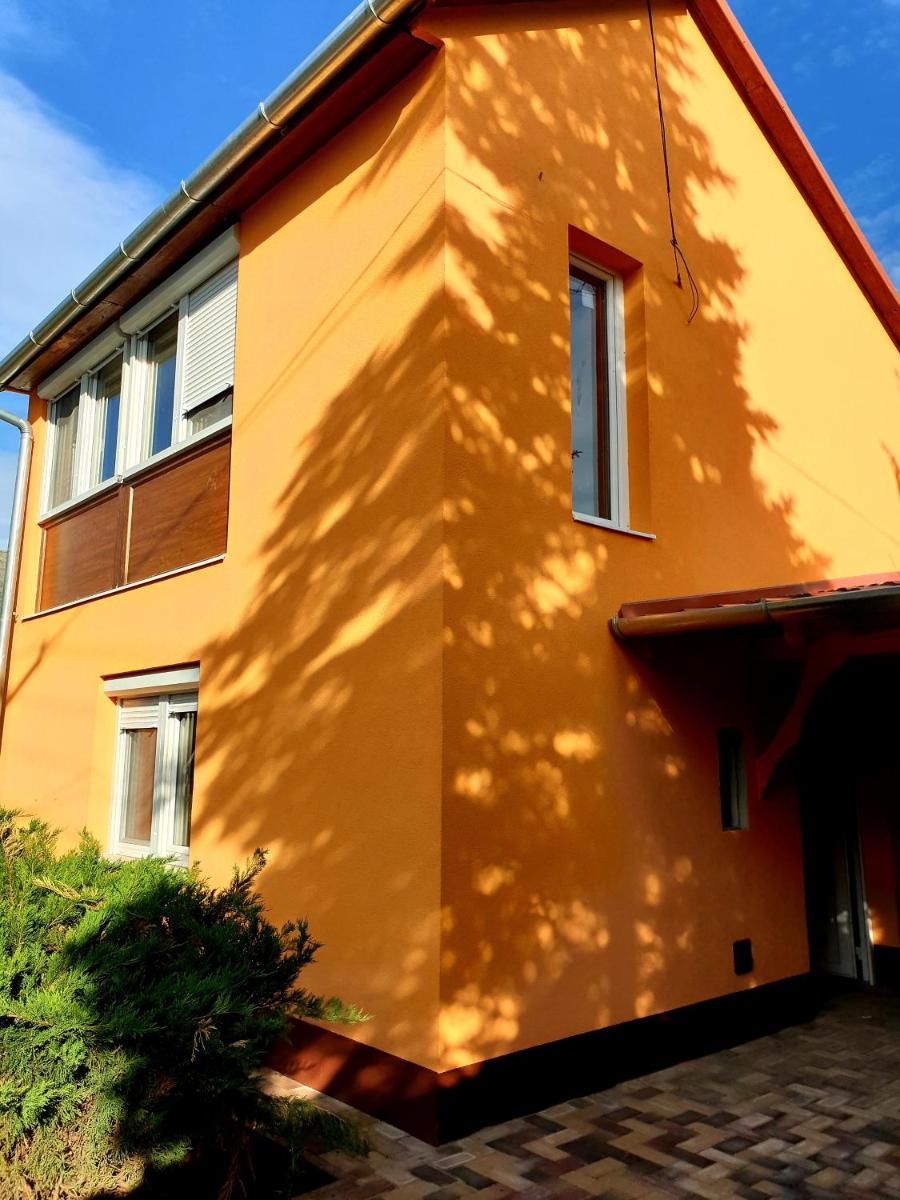 Csalogány-Lak - Housity