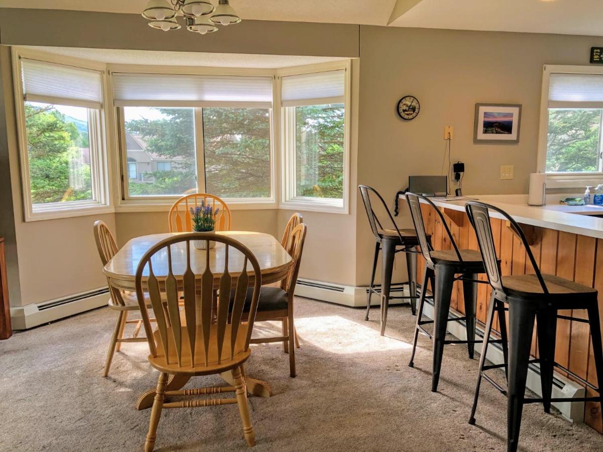 F3 Fairway Village Condo with great mountain views, 8 minute walk from Omni Mount Washington Hotel! - Housity