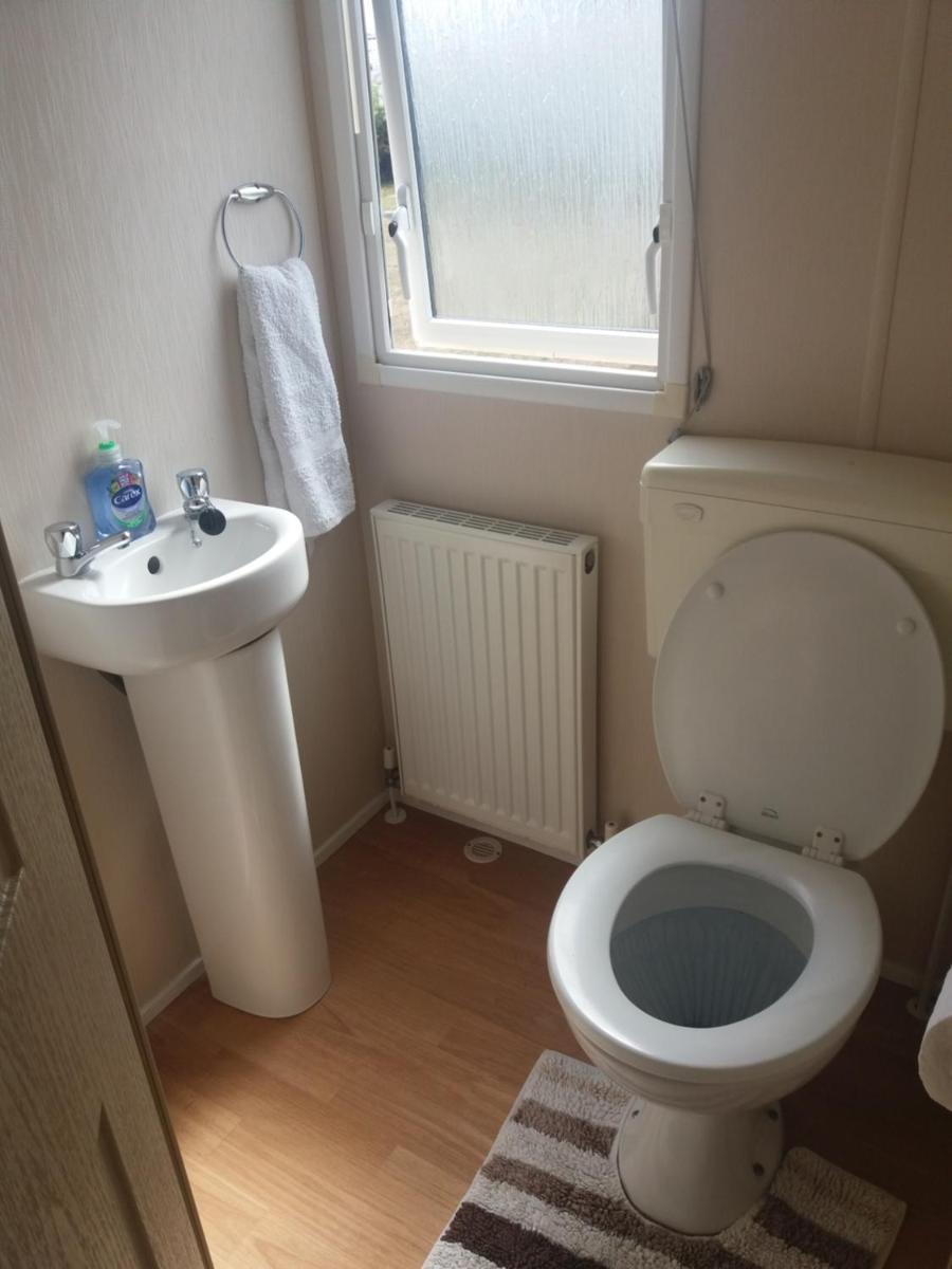 Beautiful 3-Bedrooms Static Caravan Holiday Home - Housity