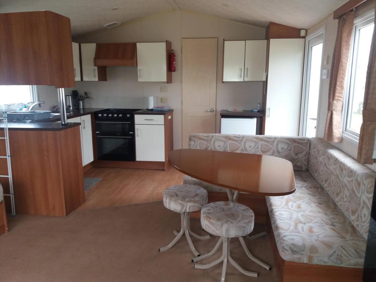 Beautiful 3-Bedrooms Static Caravan Holiday Home - Housity