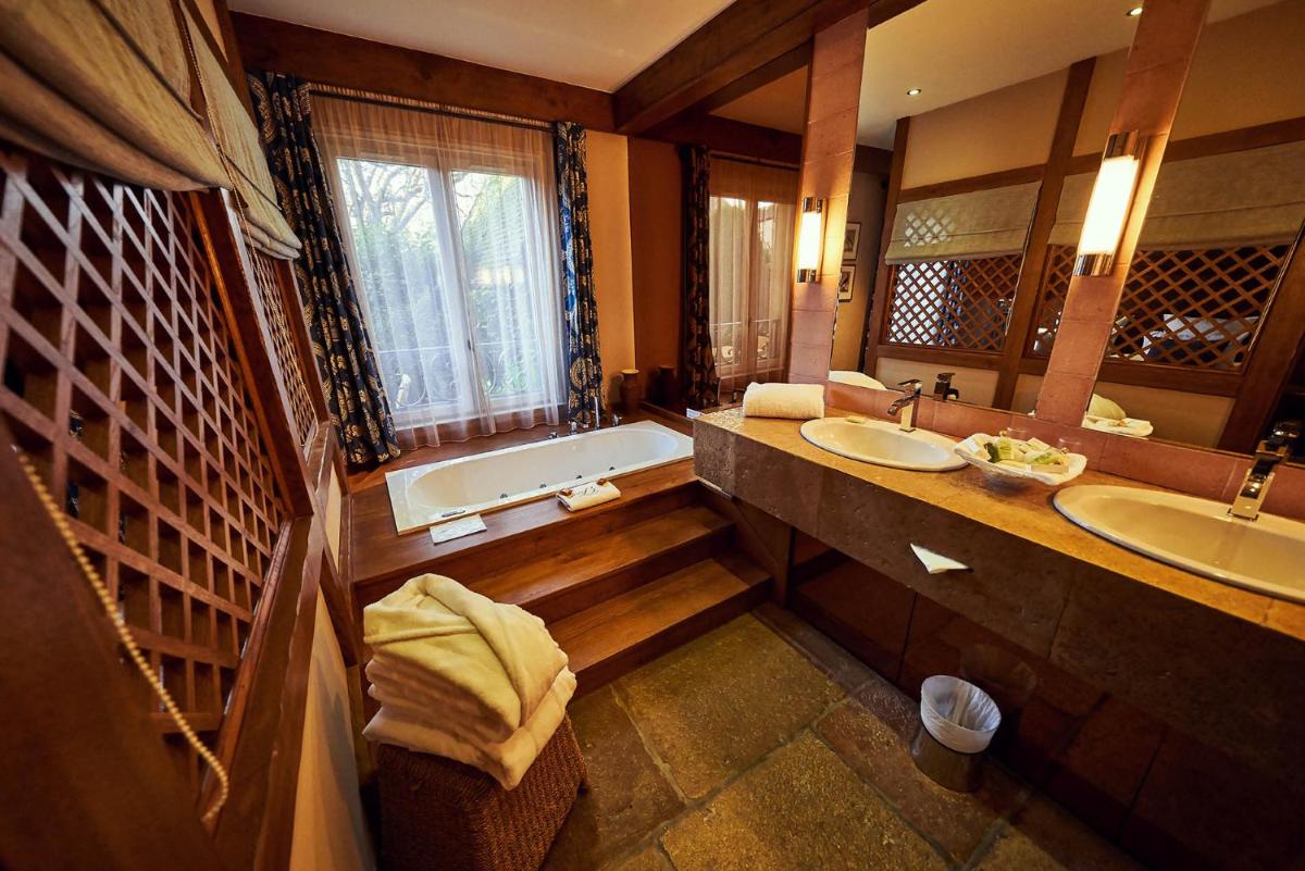 Salle de bains dans l'établissement Relais Bernard Loiseau