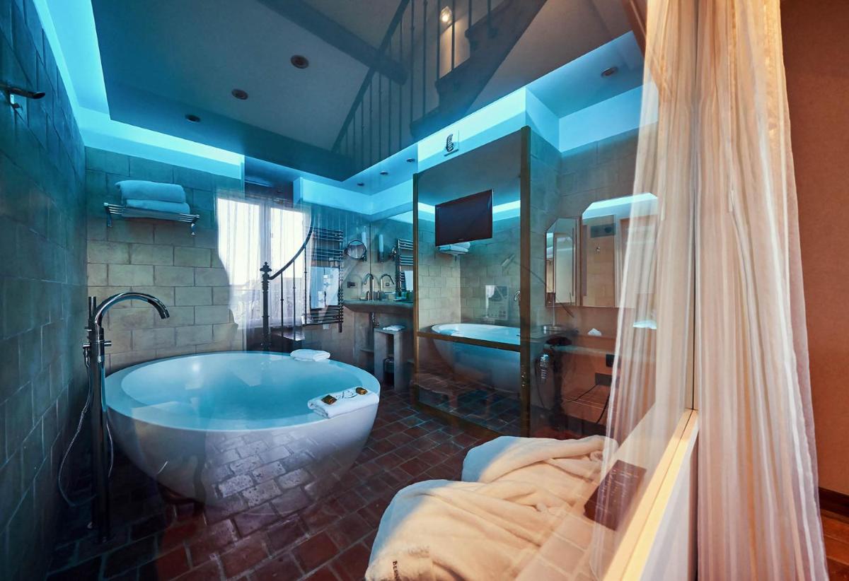 Salle de bains dans l'établissement Relais Bernard Loiseau
