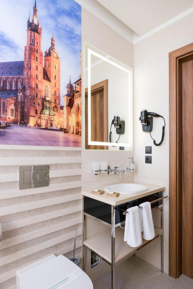 Sky Hotel Kraków - Housity